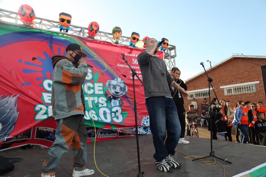 365” хөдөлгөөний залуус СХД-ийн 23-р хорооны хүүхдүүдийг баярлуулж, урлагийн тоглолт толилууллаа